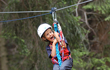 Bambino percorso divertimento